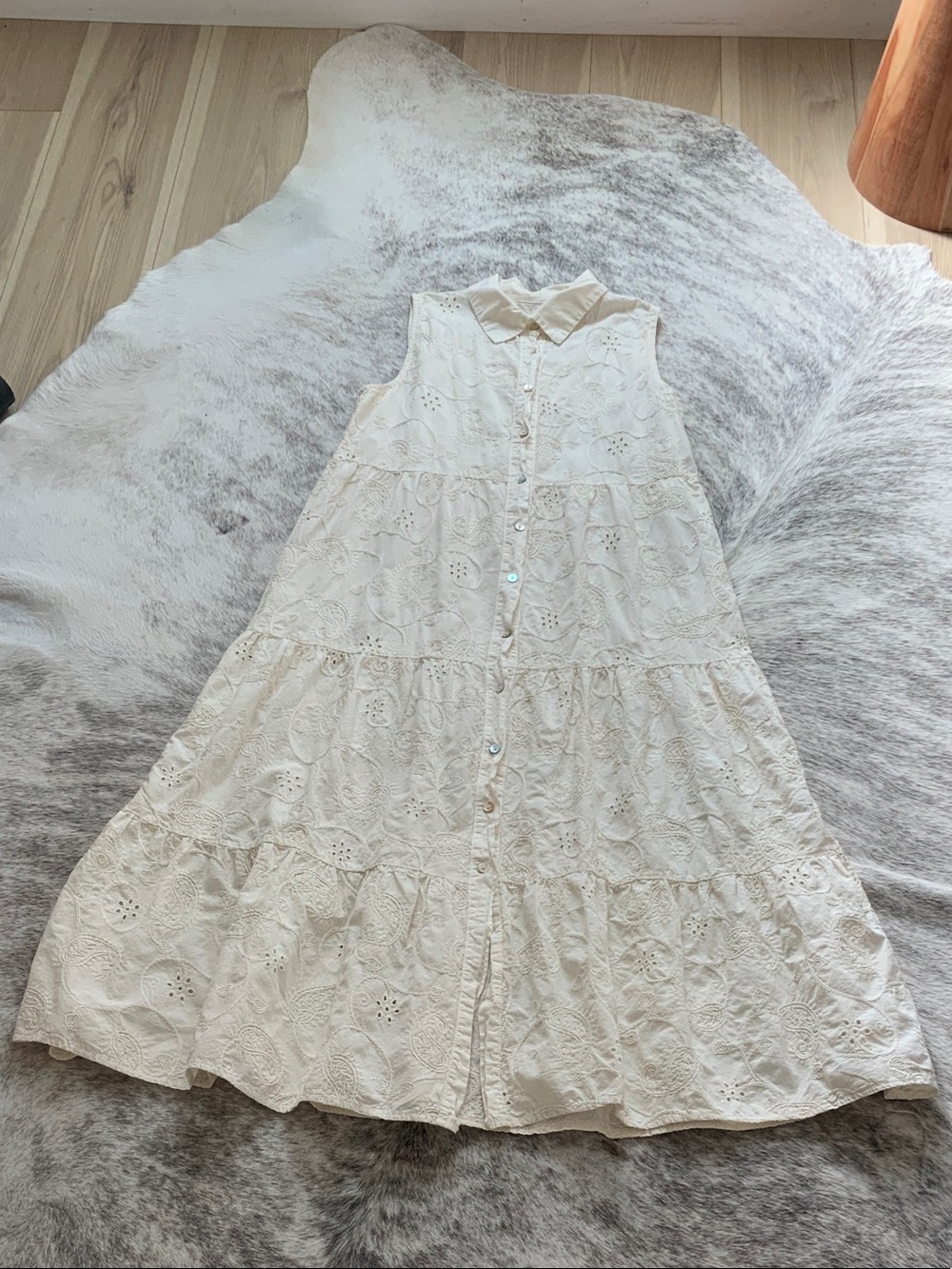 Sleeveless Eyelet Button-Front Midi Dress - Cream